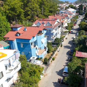Alternative view of Marmaris'de Üç Katlı Üç Daireli Havuzlu Müstakil Bina
